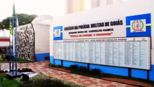 Justiça determina matrícula de gêmeos em colégio militar após apenas um ser sorteado, em Goiânia
