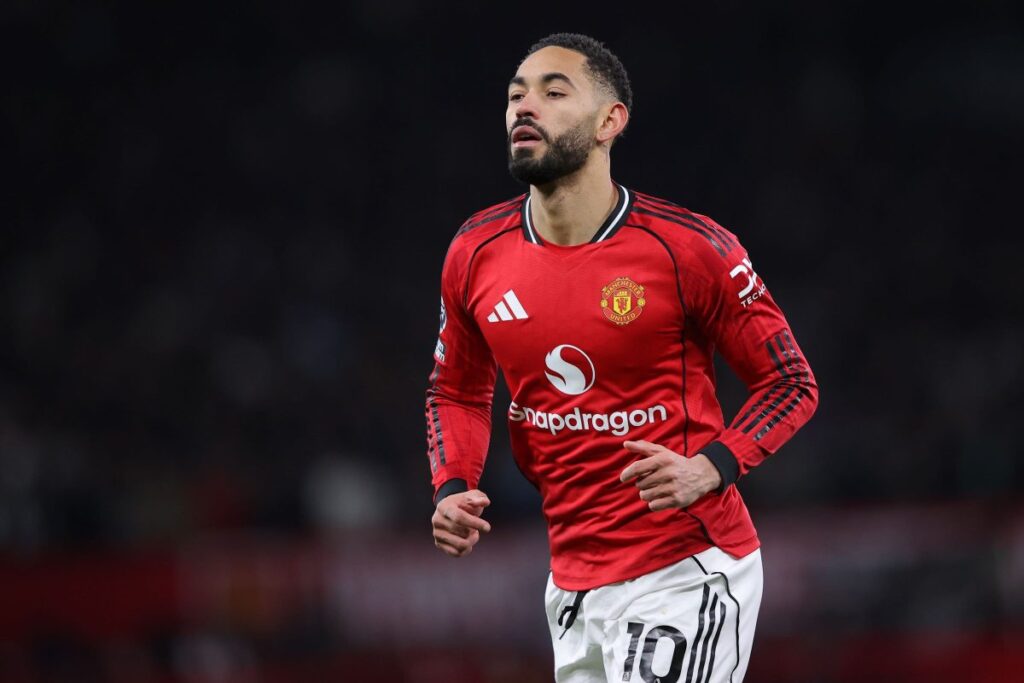 United vence clássico de Manchester; Liverpool empata