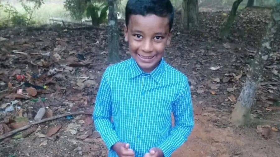 Menino morre atropelado por motociclista sem CNH no ES