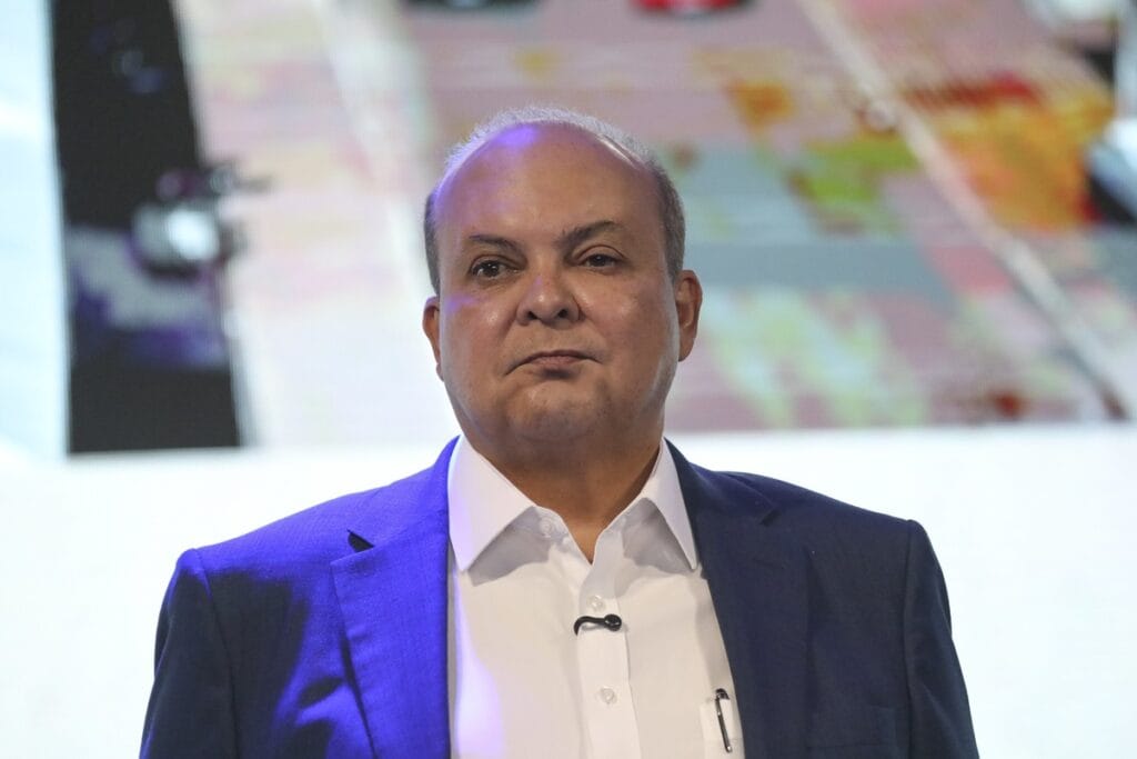 Ibaneis fala em cortes de gastos por queda na arrecadação