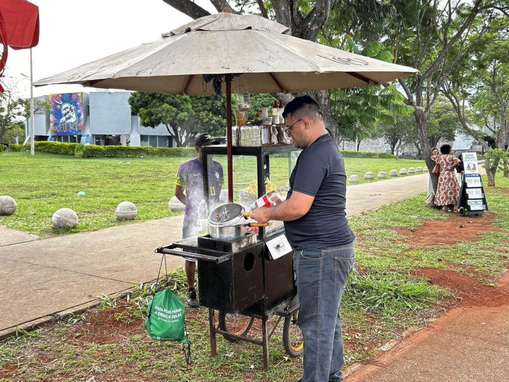 Verão R2 abre 24 vagas para ambulantes em Brasília