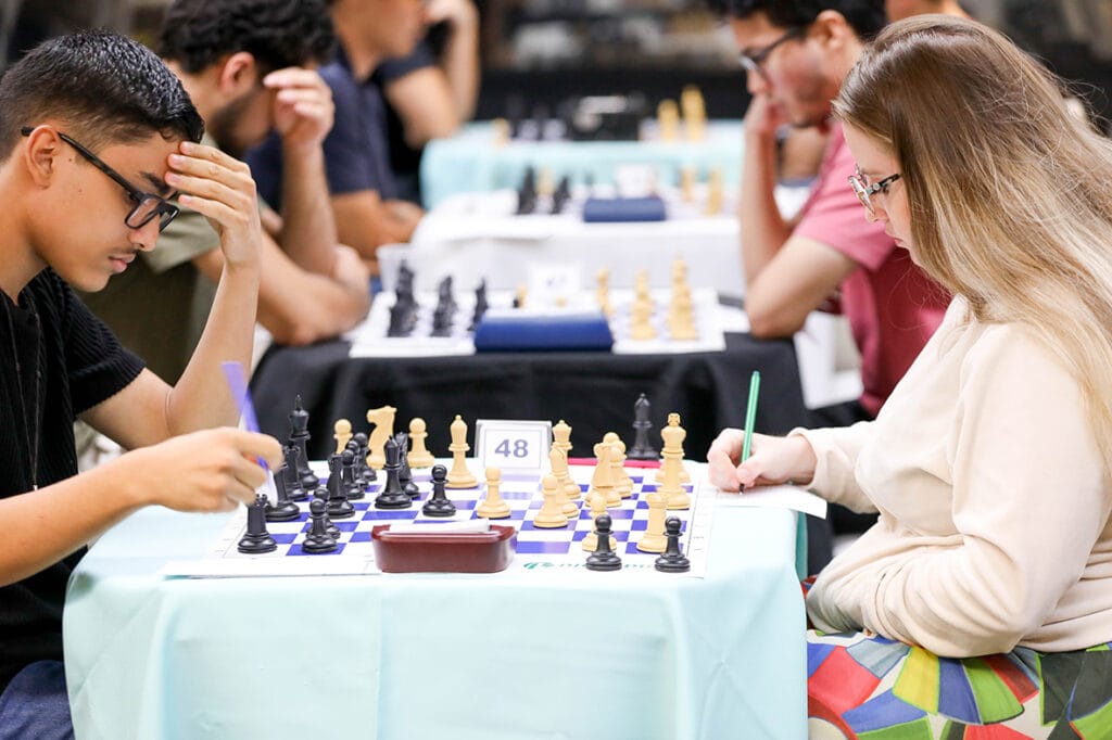 Brasília Chess Open reúne 150 enxadristas