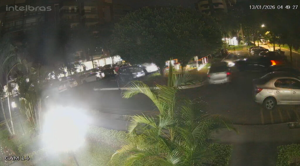 Motorista embriagado invade estacionamento na Asa Norte