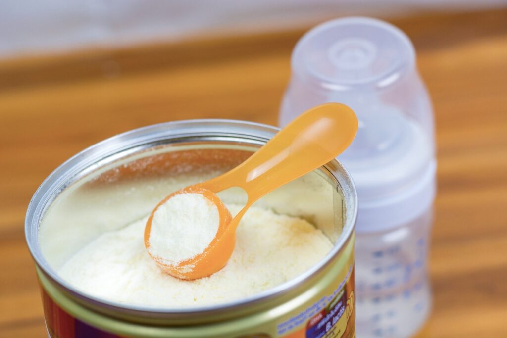 Fórmula infantil contaminada: pediatras detalham sintomas e tratamento