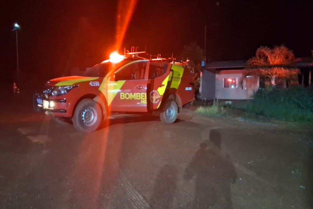 Homem morre afogado após pular de barco em rio
