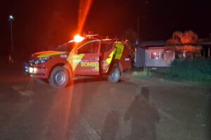 Homem morre afogado após pular de barco em rio