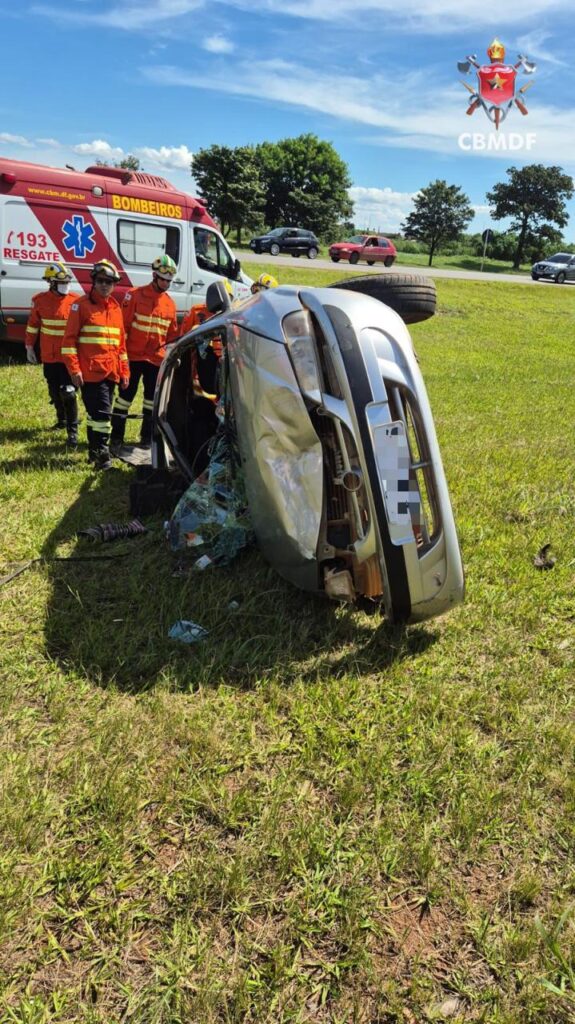 Acidente com quatro veículos na BR-070, em Ceilândia