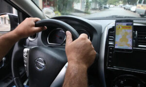 TJDFT condena Uber a indenizar motorista por suspensão de conta