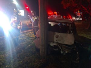 Acidente entre carros deixa feridos na DF-080