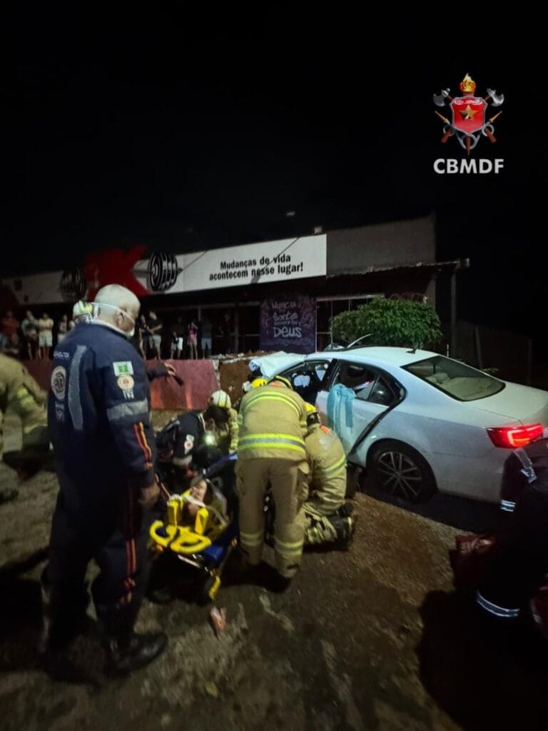 Acidente em Sobradinho deixa dois feridos