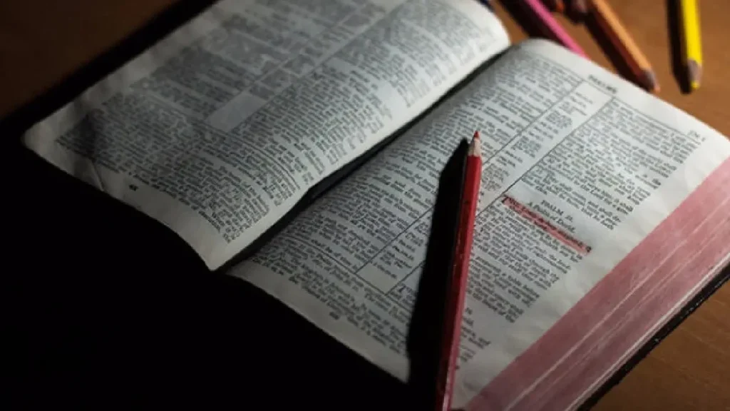 Projeto inclui Bíblia como apoio em escolas de Goiás