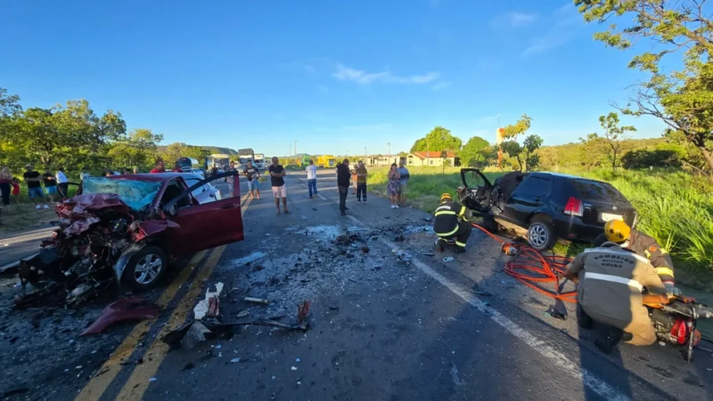Acidente na BR-020 em Posse deixa dois mortos e um ferido