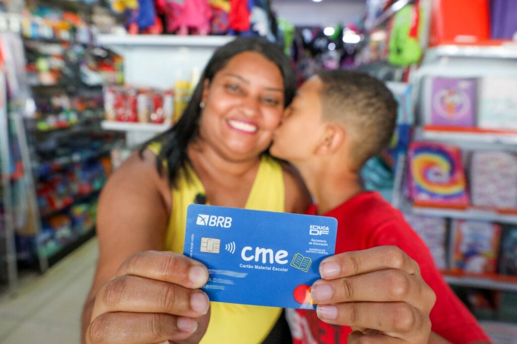 DF: Como ter acesso aos cartões Creche, Material e Uniforme Escolar