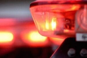 Homem é queimado vivo em casa; suspeito preso