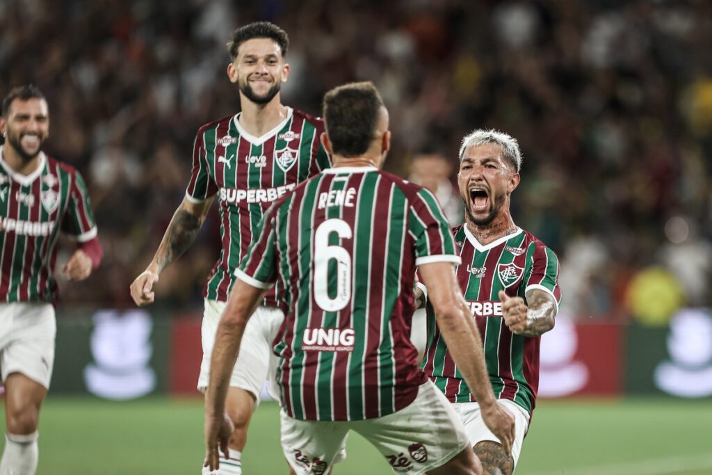 Fluminense bate Grêmio e vence em estreia no Campeonato Brasileiro - destaque galeria