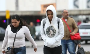 Frente fria avança por SP e deve trazer ventos fortes