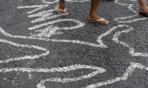 Polícia de MG procura suspeito de matar mulher com seis tiros na frente da filha de cinco anos