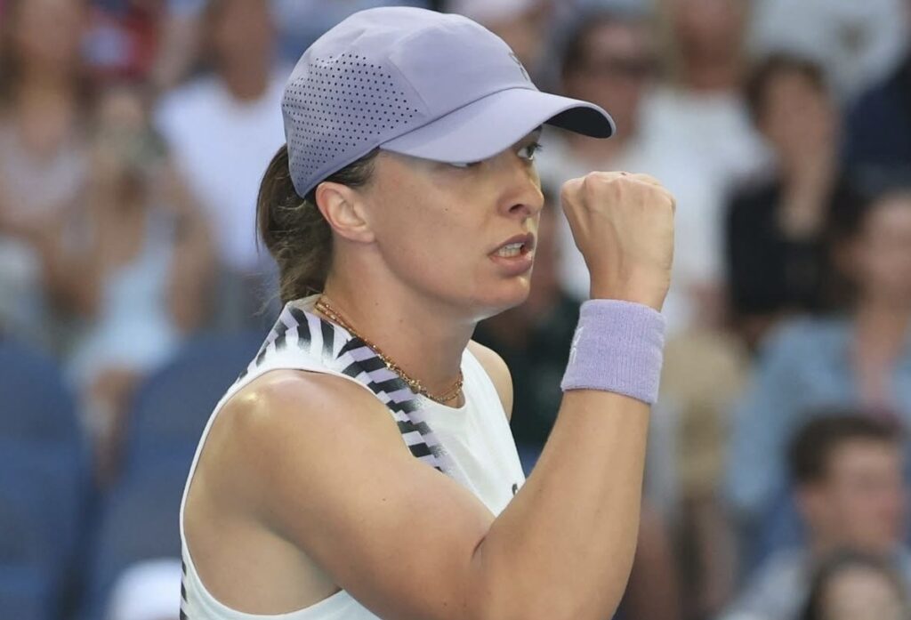 Iga sente melhora e vê a longevidade de Djokovic como exemplo