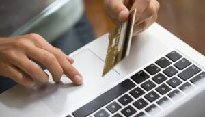 Reclamações sobre compras online crescem quase 40% na Black Friday de 2025, aponta Procon-SP