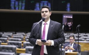 Proposições Remanescentes da Sessão Anterior. Dep. Icaro de Valmir (PL - SE)