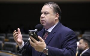 Discussão e votação de propostas legislativas. Dep. Julio Cesar Ribeiro (REPUBLICANOS-DF)