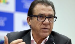 Juros altos superam impacto de tarifas americanas na queda de empregos em 2025, diz Marinho