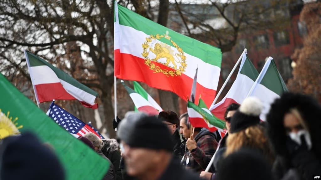 Irã sofre apagão de internet em meio a protestos contra o regime