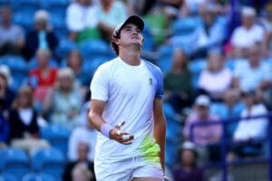 João Fonseca perde 5 posições no ranking após desistência em Brisbane