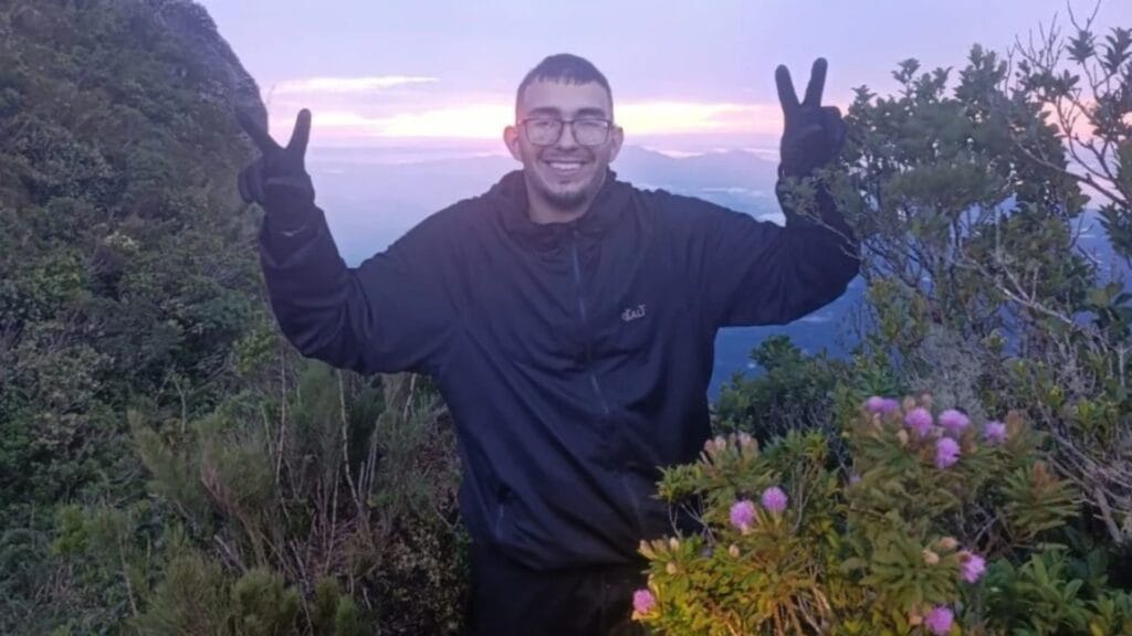 Bombeiros entram no 4º dia de buscas por jovem em trilha no pico Paraná