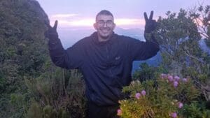 Bombeiros entram no 4º dia de buscas por jovem em trilha no pico Paraná