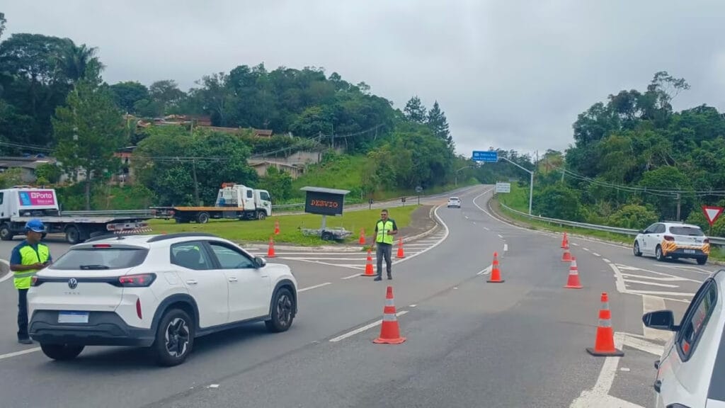 Temporal causa estragos no litoral paulista; Mongaguá é uma das mais afetadas