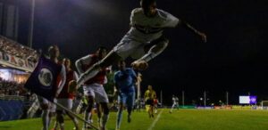 Com gol de antes do meio, São Paulo bate Botafogo e vai à semi da Copinha