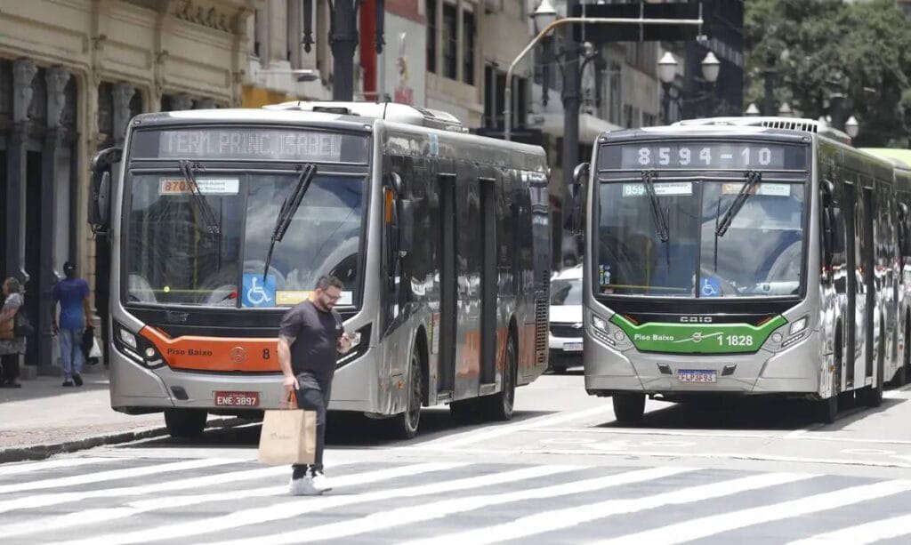 Tarifa de integração de ônibus, metrô e CPTM em São Paulo sobe para R$ 9,38