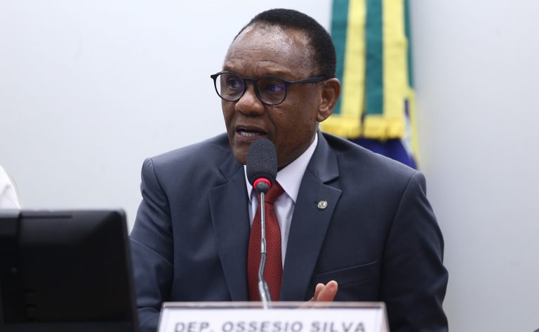 Câmara aprova medidas de prevenção ao suicídio em plataformas digitais