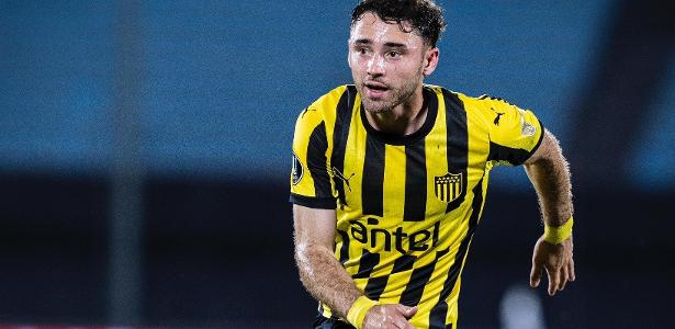 Corinthians aguarda burocracia e viagem para anunciar novos reforços