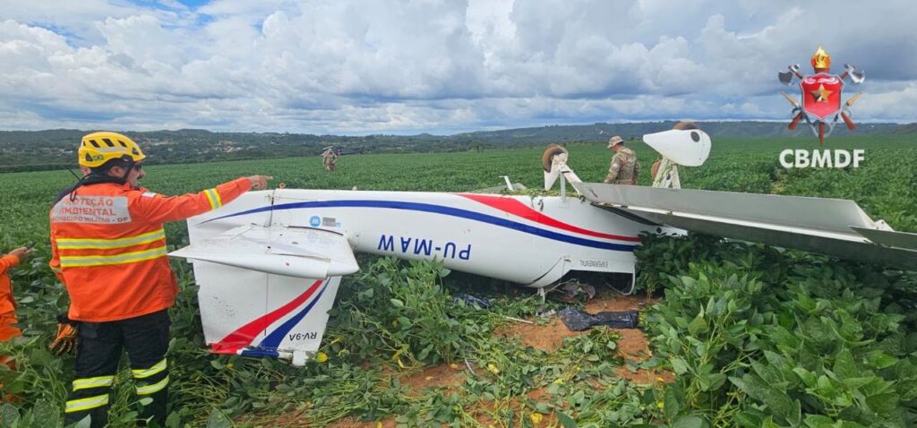 Avião de pequeno porte faz pouso de emergência em lavoura no DF