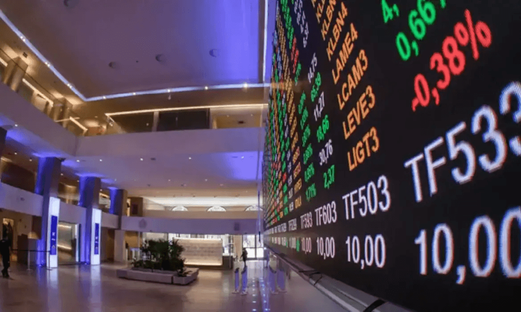 B3 bate recorde com 75 leilões em 2025, com geração de R$ 243,8 bi em investimentos