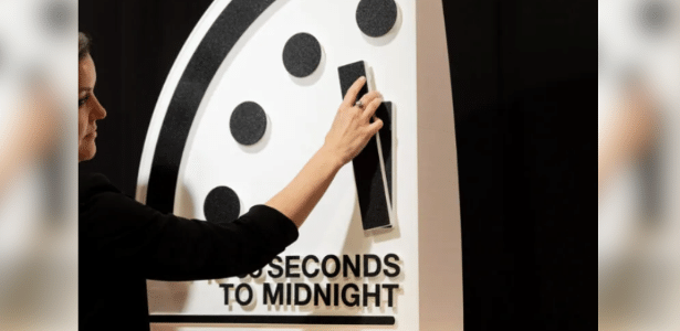 'Relógio do Juízo Final' é ajustado por cientistas atômicos nos EUA