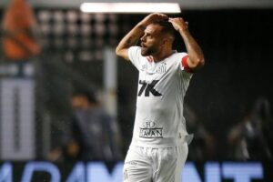 Imagem colorida da partida entre Santos x São Paulo
