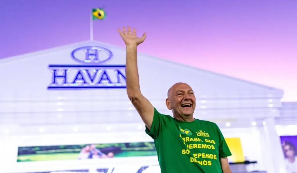 Luciano Hang vai pintar Viaduto Iris Rezende com Mabel