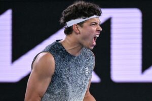 Shelton confirma favoritismo sobre Vacherot e vence a 35ª em Slam