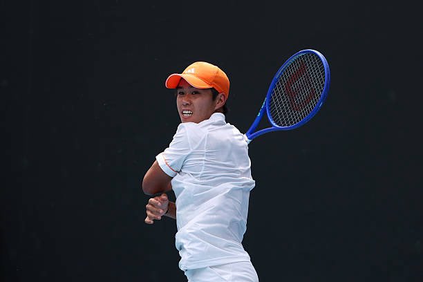 Bublik enfim chega à terceira rodada, Tien ganha outra