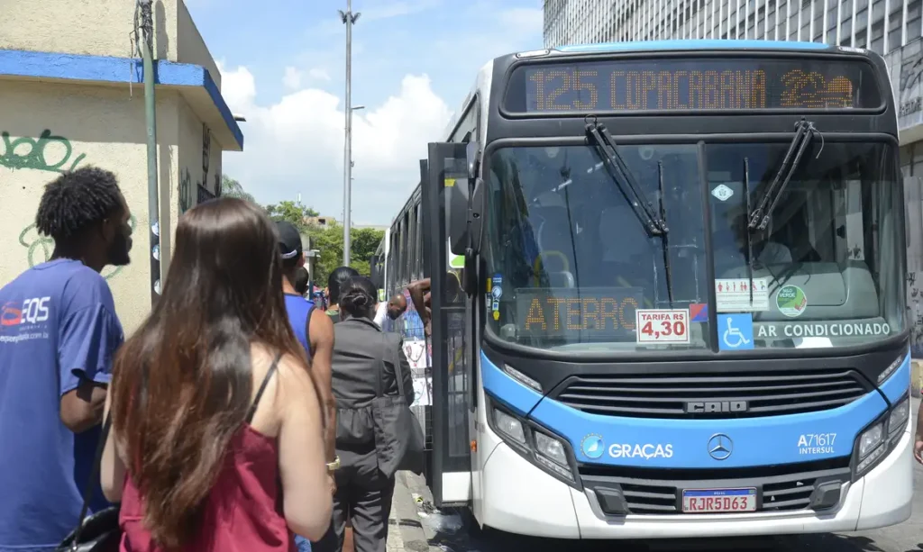 Seis capitais brasileiras reajustam tarifas de transporte público
