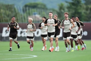 Flamengo define volta de Filipe Luís e de time titular para partida contra o Vasco