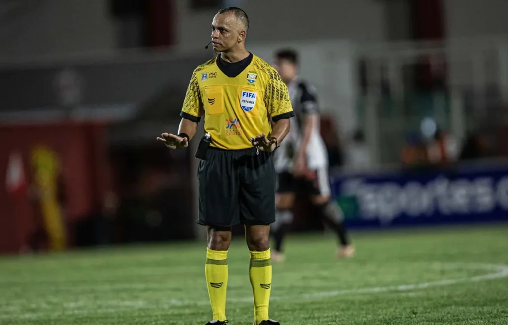 CBF divulga programa de profissionalização da arbitragem no futebol brasileiro