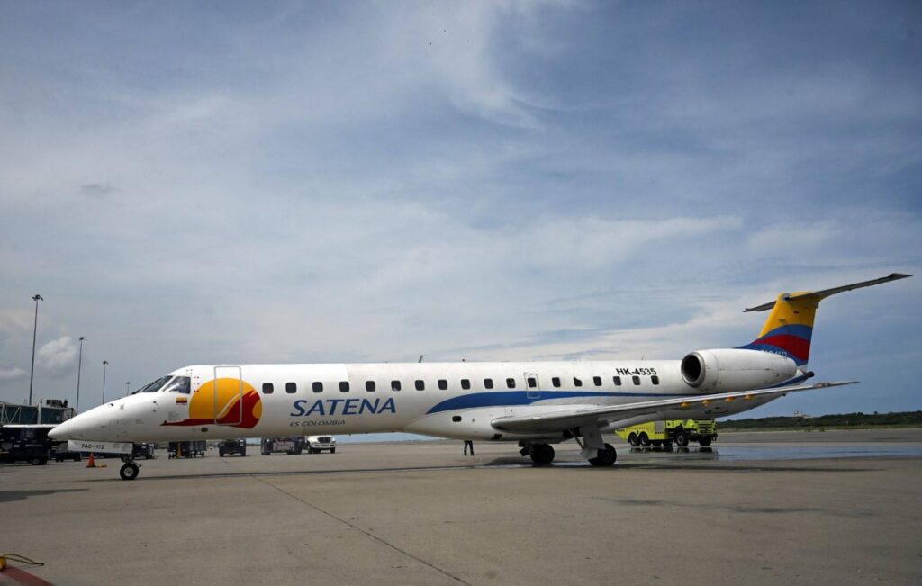 Avião com 15 pessoas a bordo desaparece na Colômbia