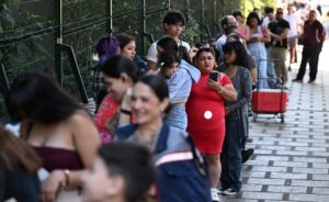 Voto de confiança: costarriquenhos guardam cédulas eleitorais em casa
