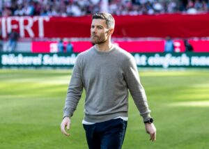 Imagem colorida de Xabi Alonso, treinador do Leverkusen- Metrópoles