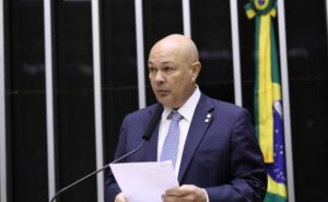 Projeto proíbe monetização de perfis parlamentares em redes sociais