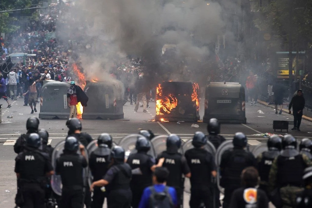 Rebelião policial na Argentina entre sirenes e reivindicações salariais